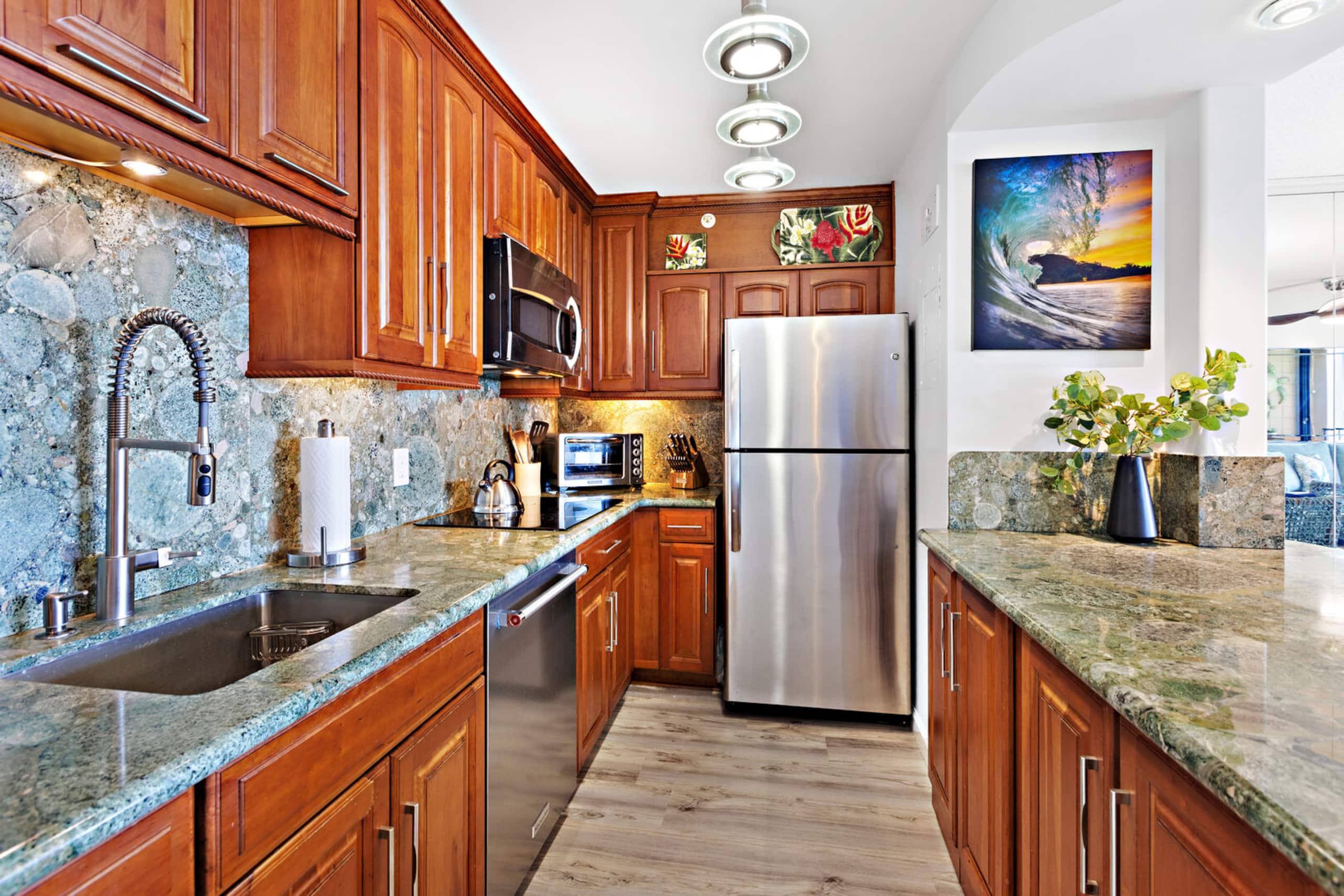 Condo in Lahaina · ★4.78 · 1 bedroom · 2 beds · 1 private bath - Image 14
