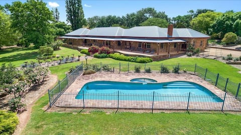 Cornhill - Merrijig - Sleeps 12