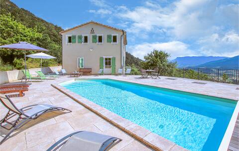 Beautiful home in Die