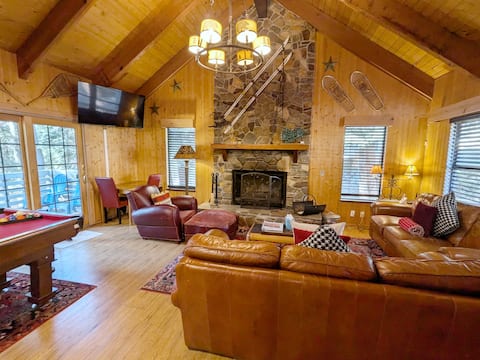 Treehaus | Hot Tub & Pool Table, Near Northstar!