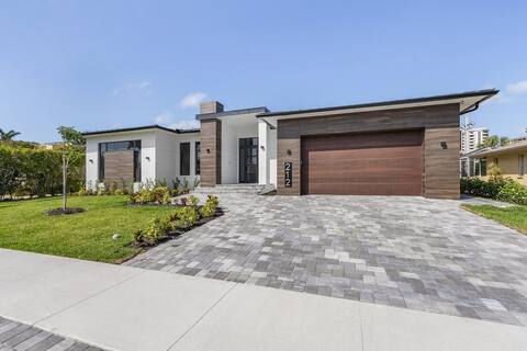 JAmbers Marco Island Home w/Heated Pool