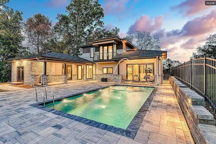 Heaven - Sauna, Hot Tub, Pool, Pool Table, Steam
