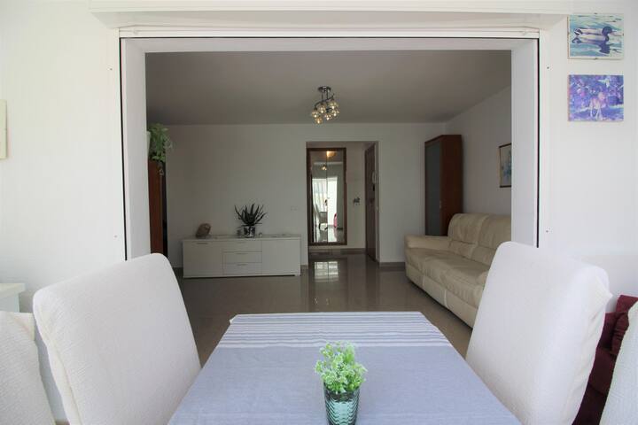 blaumar 5f – apartment with views to the sea and s gallery image 3