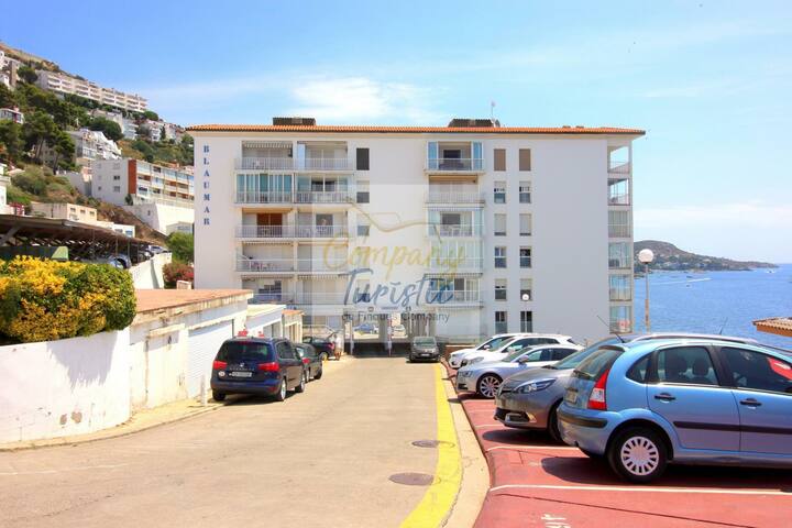 blaumar 5f – apartment with views to the sea and s gallery image 2