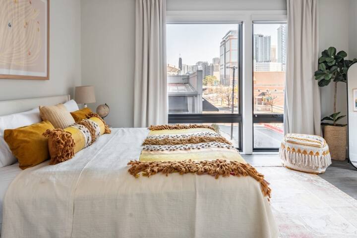 https://www.patriotfamilyhomes.com/ managed Airbnb listing 1