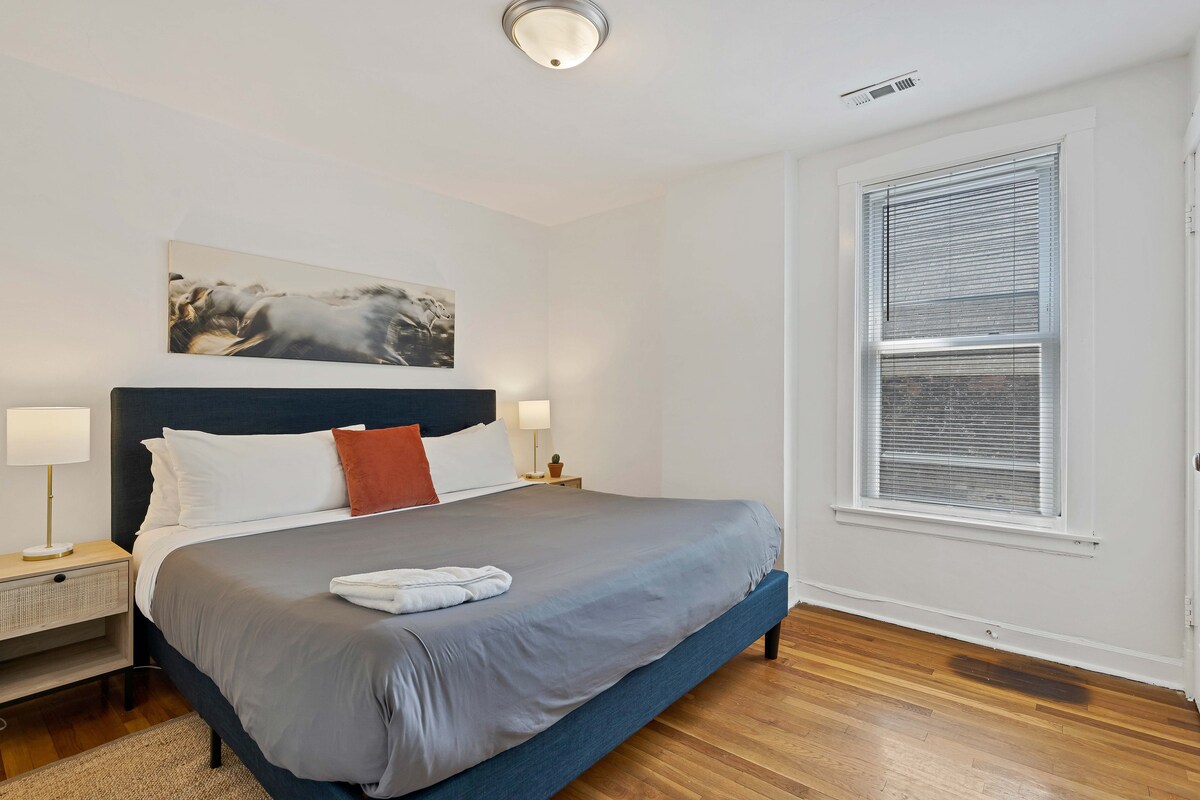 Vnútri, bytová výzdoba, vankúš, lampa, nábytok