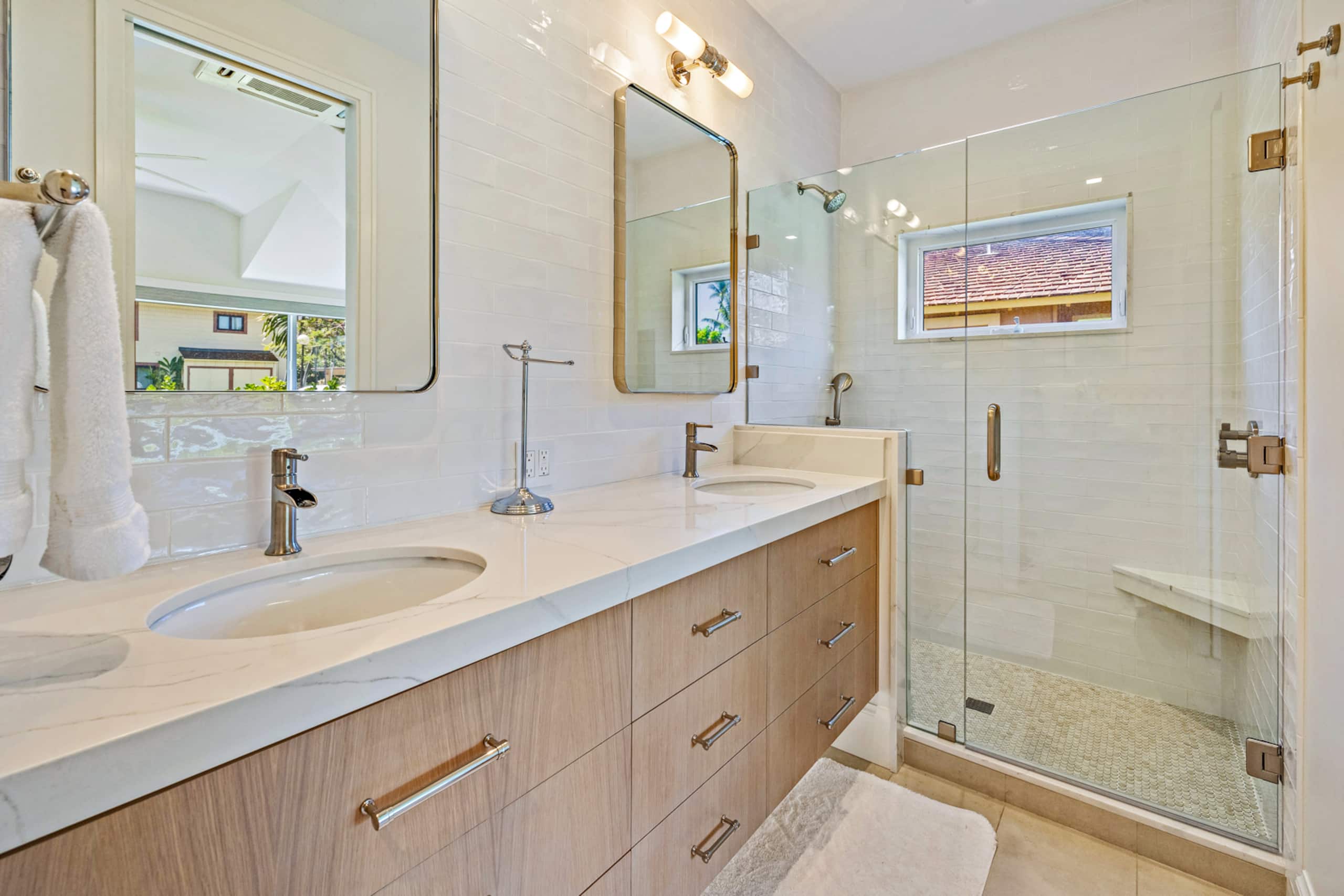 Home in Lahaina · ★5.0 · 4 bedrooms · 5 beds · 4.5 baths - Image 41