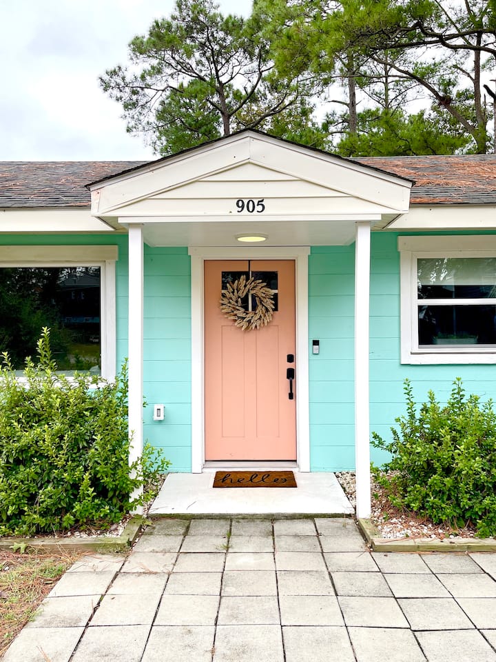 Oak Island Bungalow Steps To The Beach - Oak Island, NC