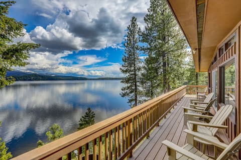 Laur House-Little Payette Lakefront-petOK-Parking