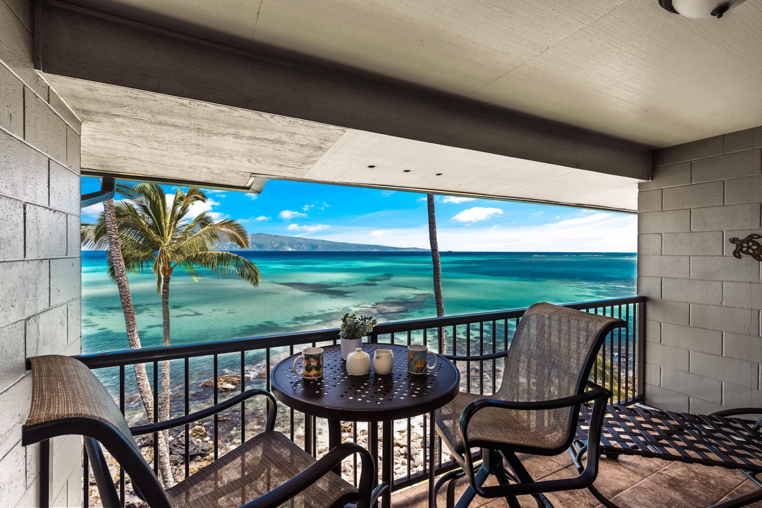 Condo in Lahaina · ★4.83 · 3 bedrooms · 4 beds · 2.5 baths - Image 25
