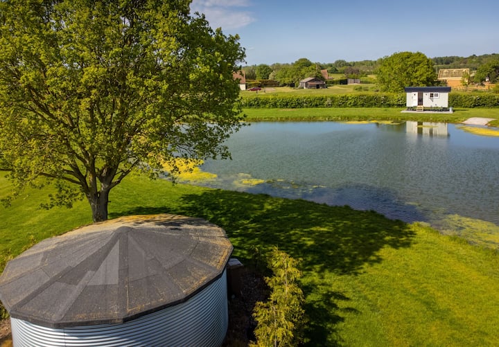 The Shepherd's Hut At Anvil House - Woodbridge