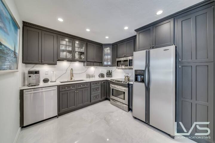 LVS Floridita- BachFun Heated Pool/TikiHut/Oasis gallery image 4