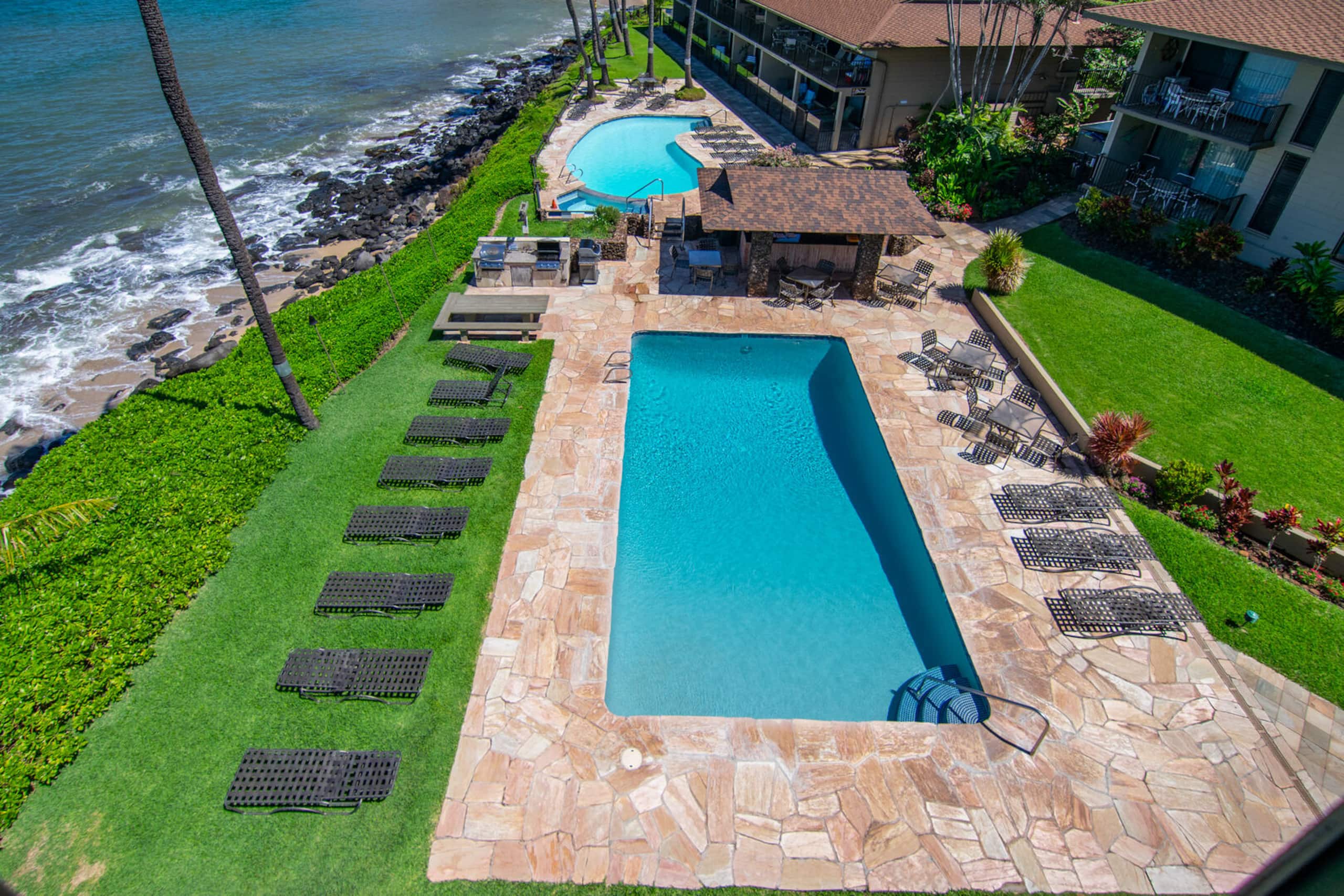 Condo in Lahaina · ★4.82 · 1 bedroom · 2 beds · 1 private bath - Image 19