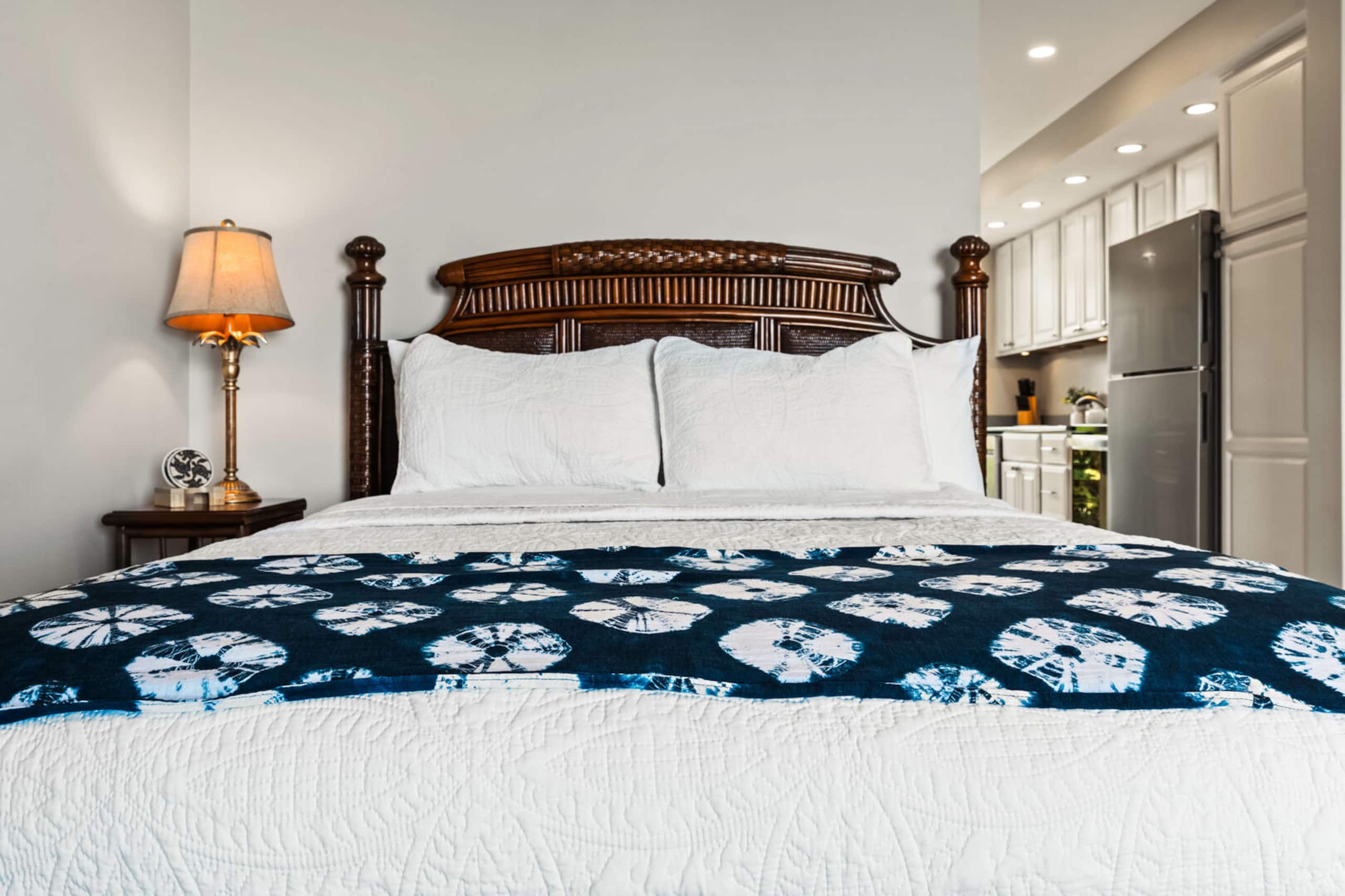 Condo in Lahaina · ★4.82 · 1 bedroom · 2 beds · 1 private bath - Image 8
