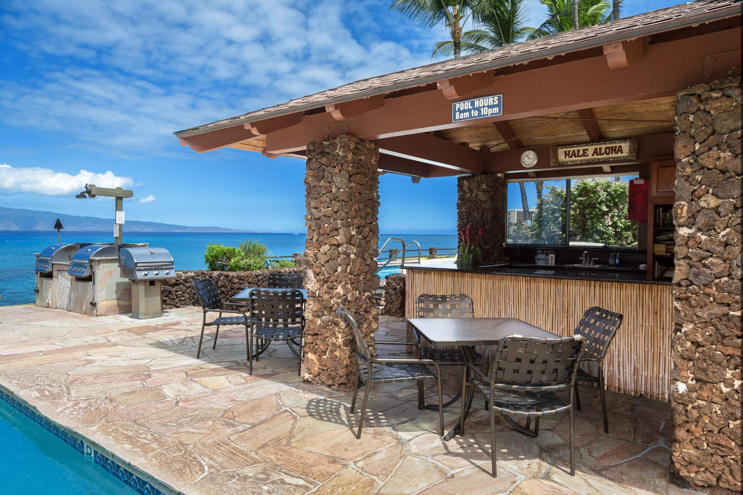 Condo in Lahaina · ★4.89 · 1 bedroom · 2 beds · 1 private bath - Image 23