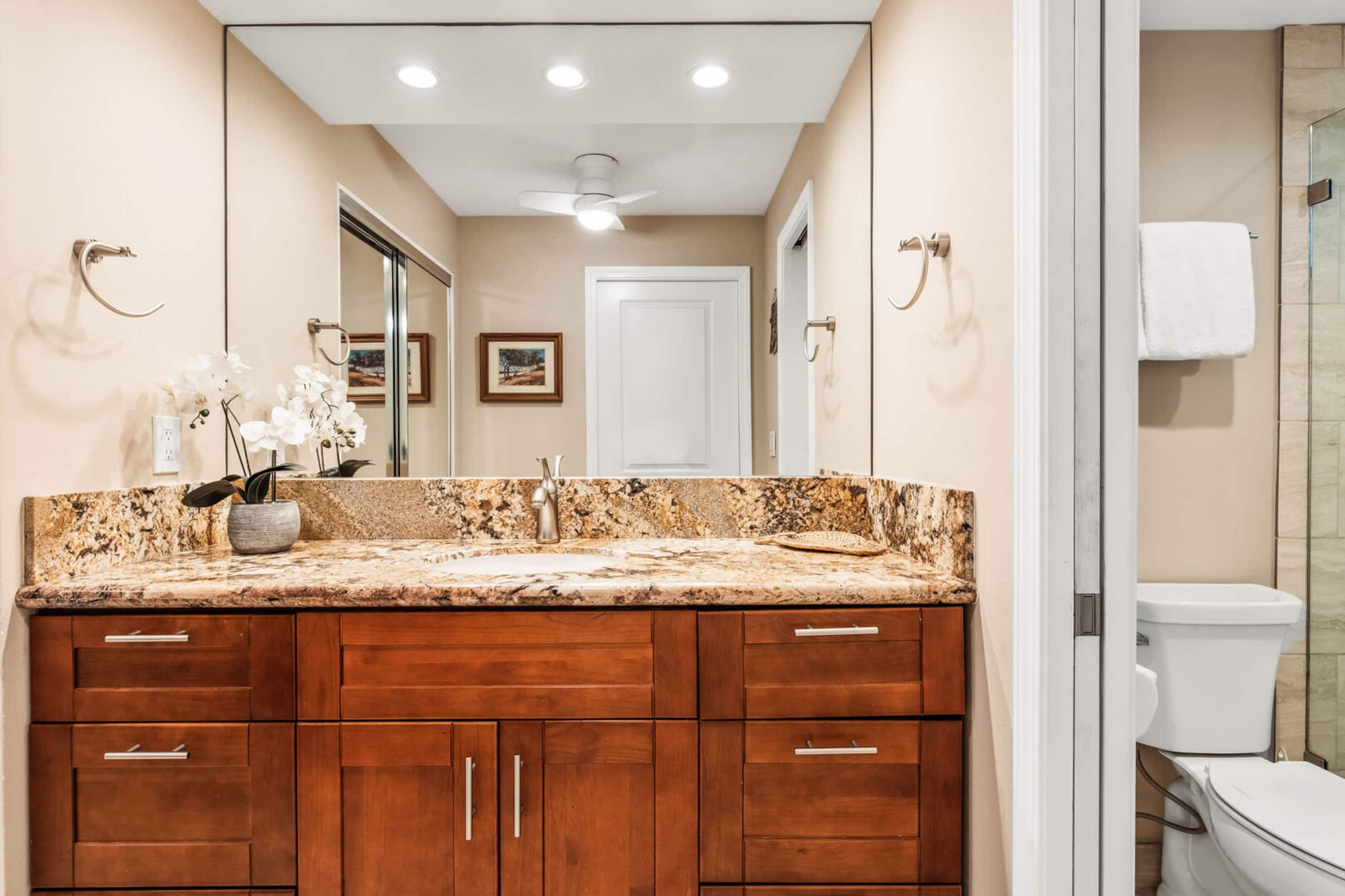 Condo in Lahaina · ★4.89 · 1 bedroom · 2 beds · 1 private bath - Image 16