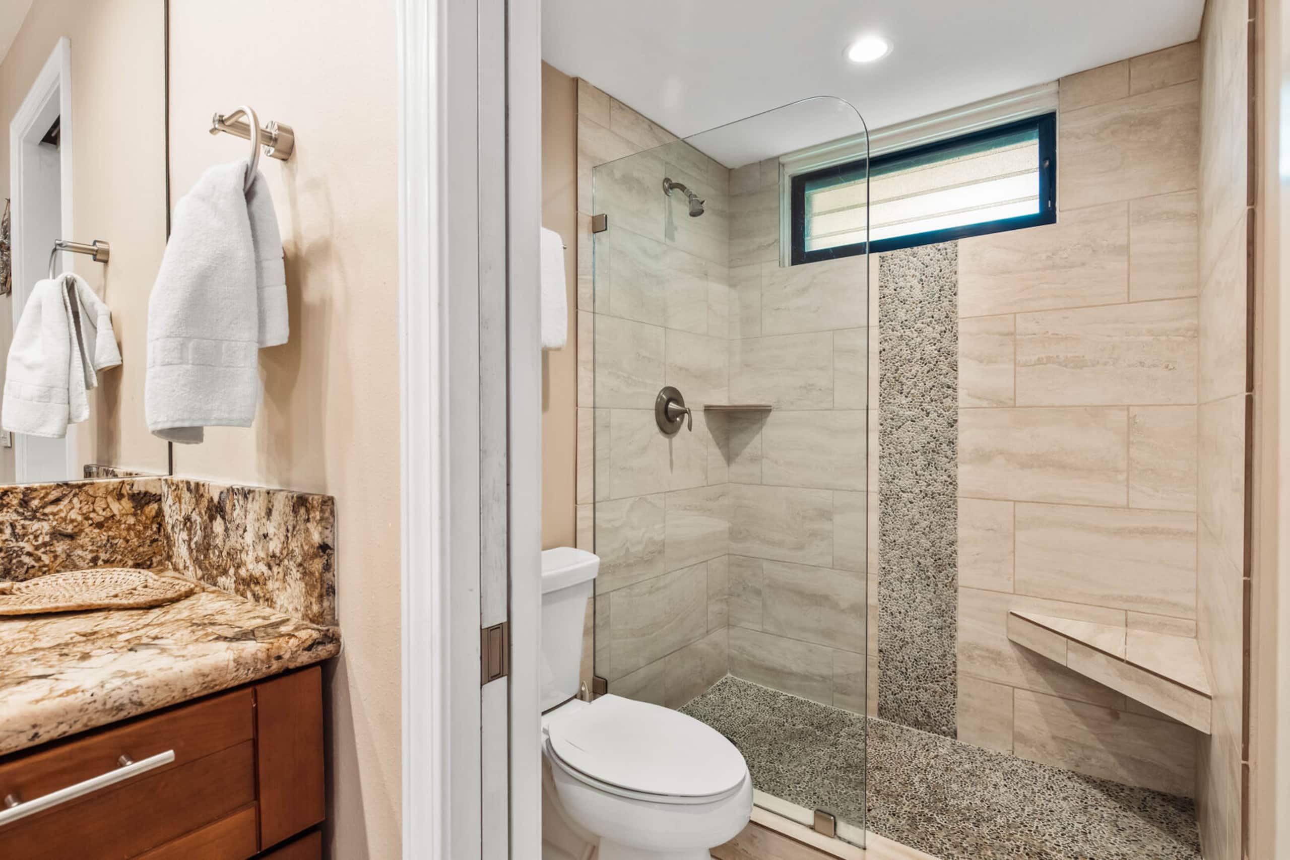 Condo in Lahaina · ★4.89 · 1 bedroom · 2 beds · 1 private bath - Image 17