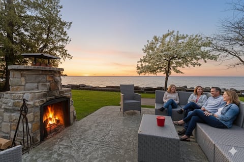Waterfront Sunset Haven Outdoor Fireplace + Kayaks