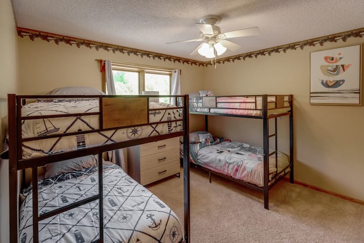 3rd bedroom with twin/twin bunks