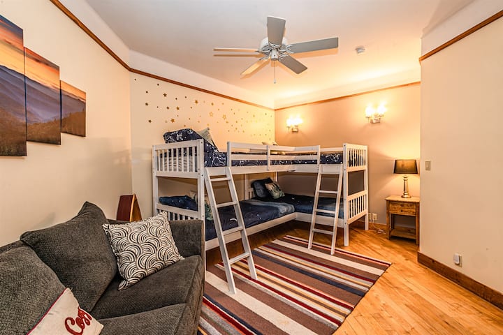 חדר שינה 1: מיטת קומותיים - 4 יחידות