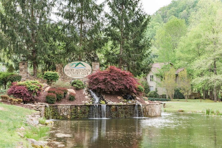Mountain Home | Sleeps 18 | Golf | Community Pool - Houses for