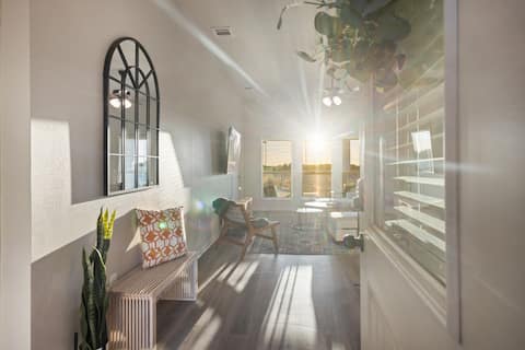 Top Airbnb: Alpha House | Sleeps 8 in Medical District in Temple