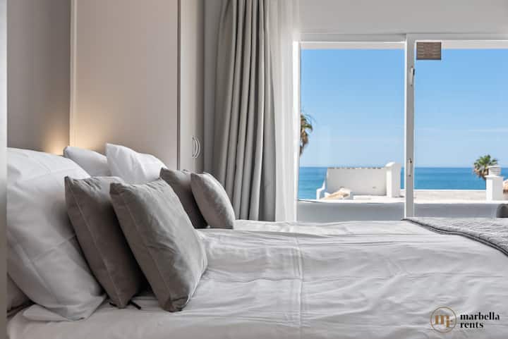 ตื่นขึ้นมาติดกับทะเล