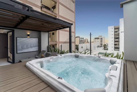 Hygge 701 - 3BR Jacuzzi Penthouse | Near Granada
