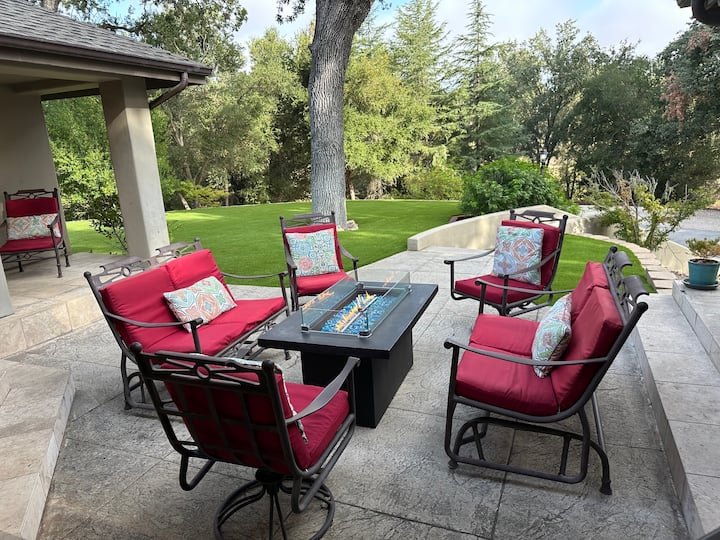 Frontier Oaks: Spacious Templeton Retreat - Templeton, CA