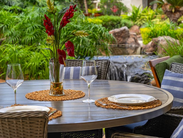 Hale Akaka Falls O-121 one of a kind luxury stay gallery image 2