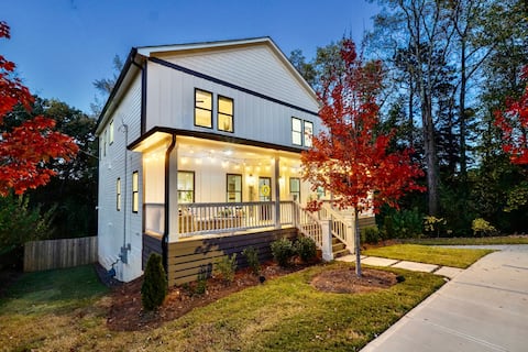 Family FUN! Kids Playroom+Game Room+Fenced Yard