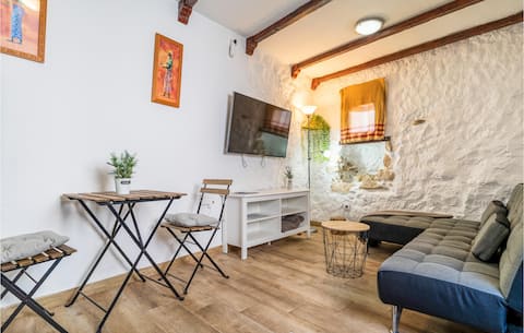 Stunning apartment in Ubrique with kitchenette