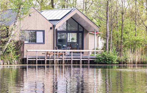 Cozy home in Oosterwolde with sauna