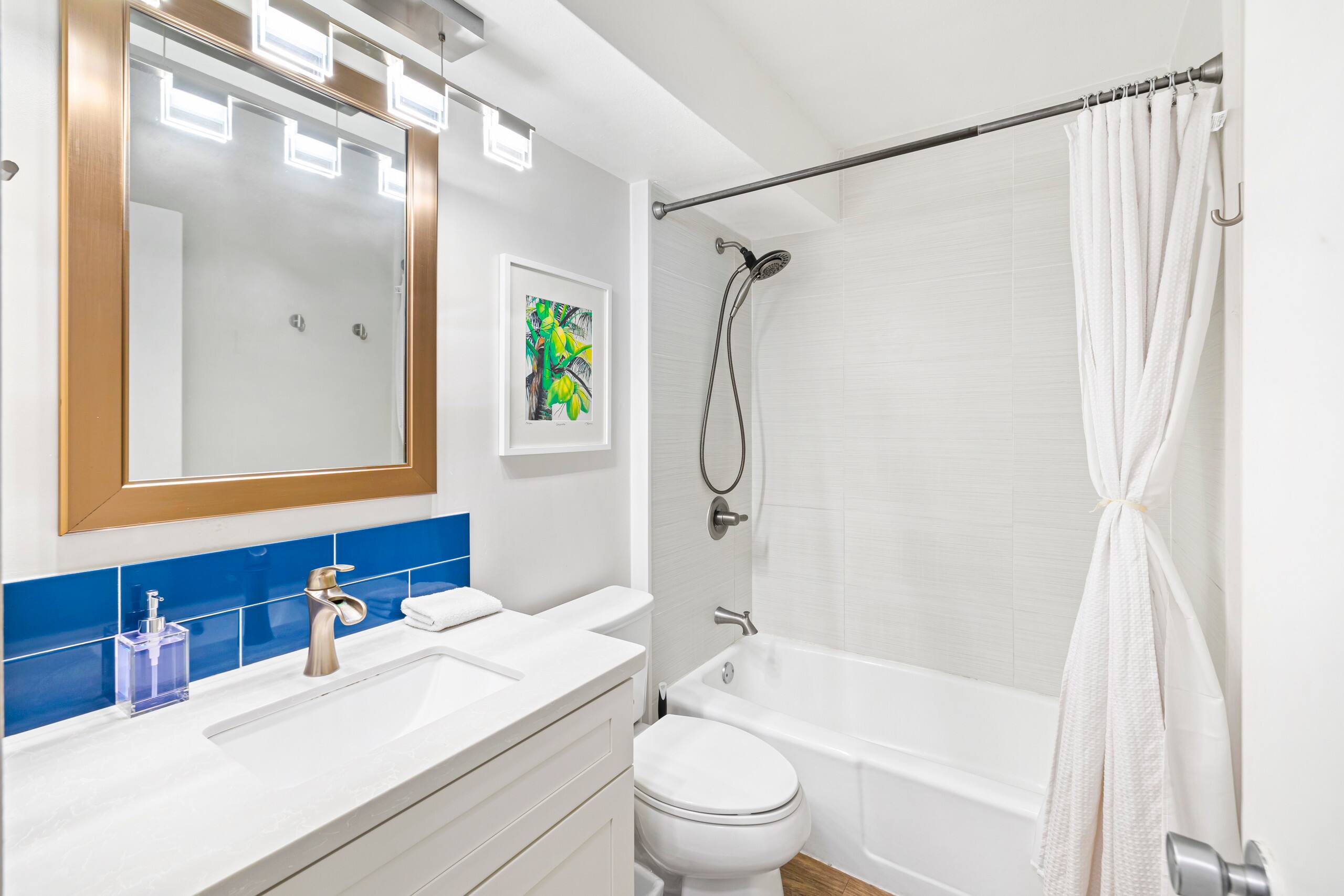 Prime Location! Waikiki City View Studio - Image 4