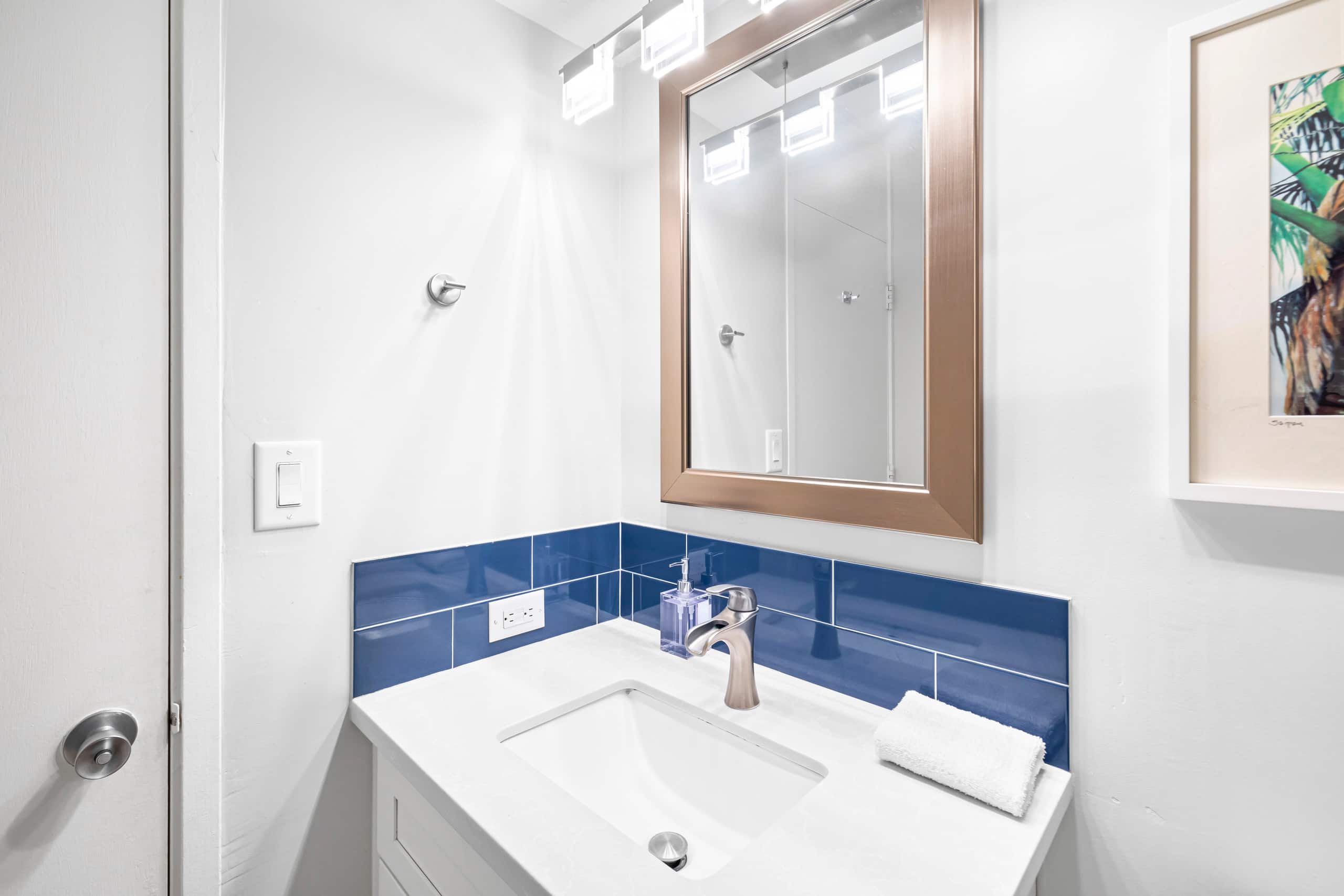 Prime Location! Waikiki City View Studio - Image 13