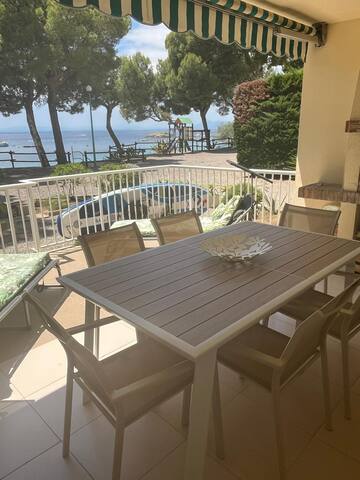 Flat with direct access to the beach Av-39 gallery image 2