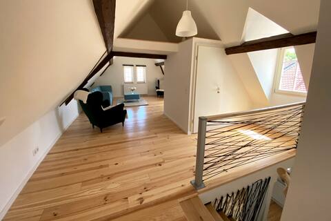 MTK02 Furnished living with balcony