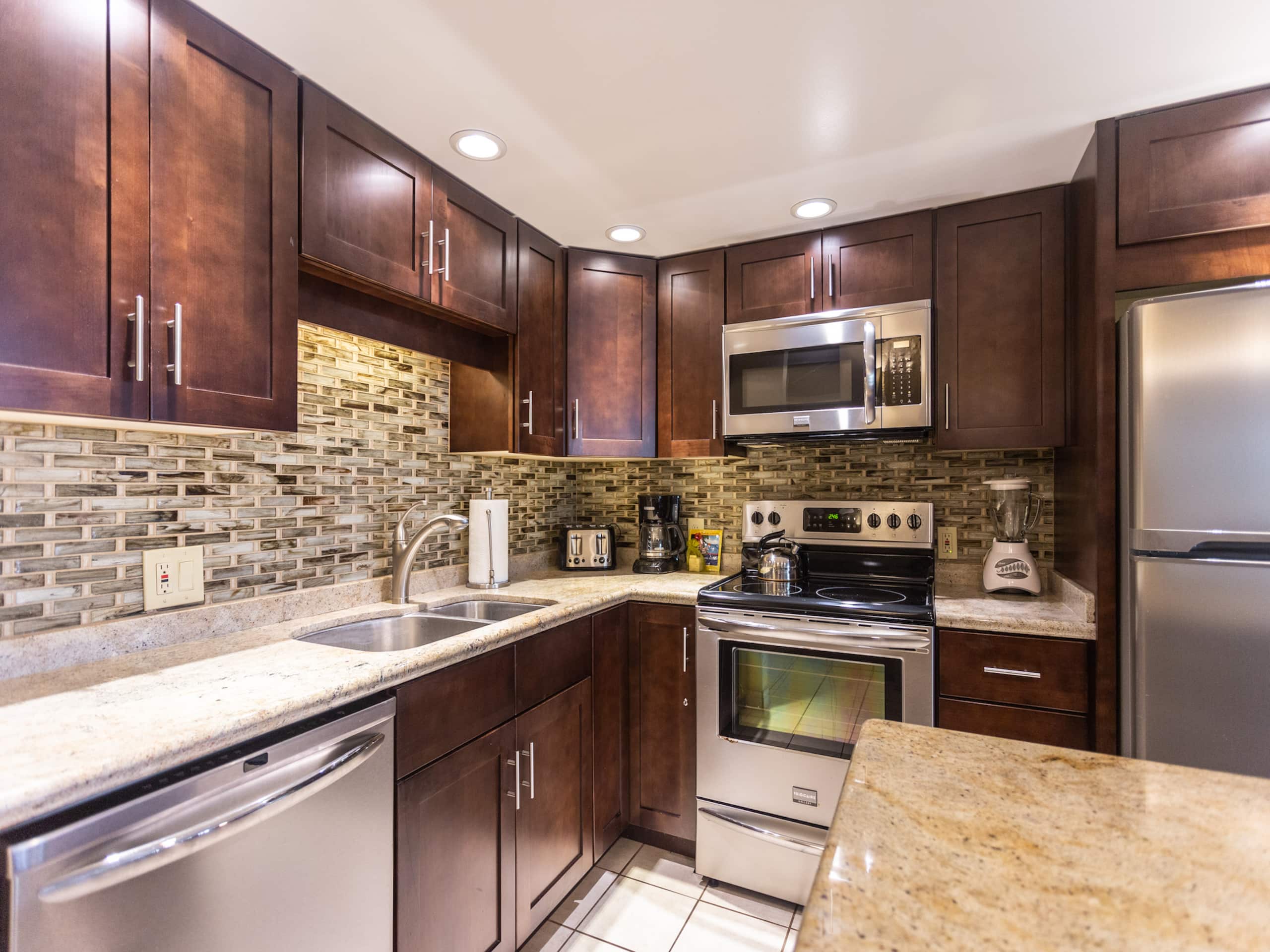 Condo in Kihei · ★4.56 · 1 bedroom · 2 beds · 2 baths - Image 8