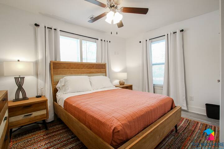 Dormitorio 1 | Cama tamaño queen