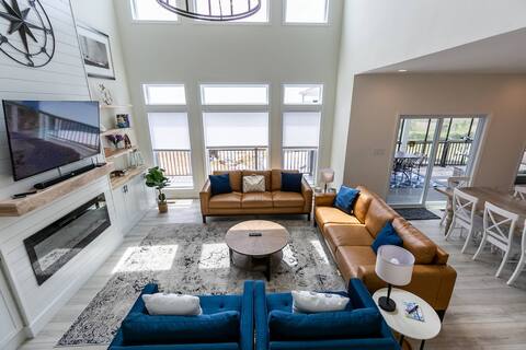 Private Waterfront Retreat Pool, Hot Tub, Game Den