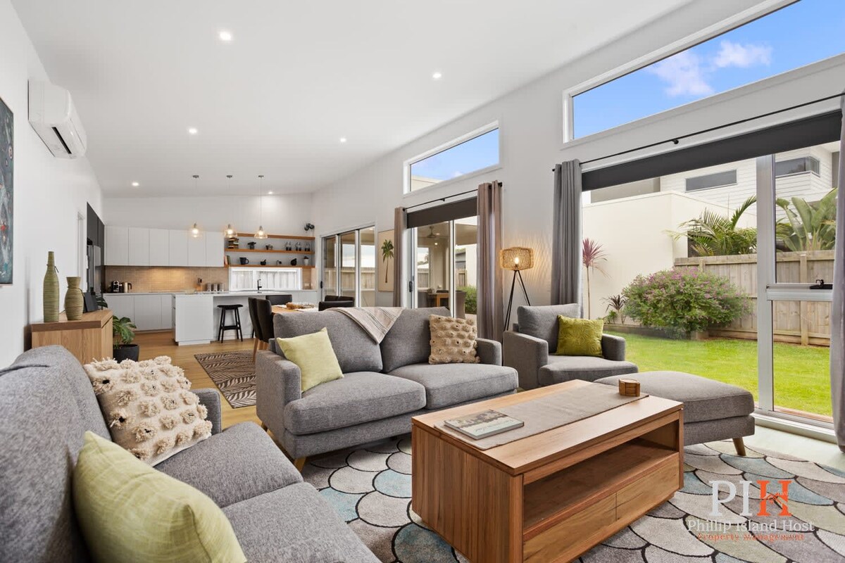 Popular Airbnb listing: Family Luxury 3 Bdr King Bed. in Bass Coast Shire