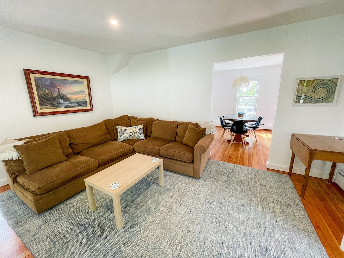 Popular Airbnb listing: Walk to Old Garden Beach! 3 Bedroom Home! in Rockport