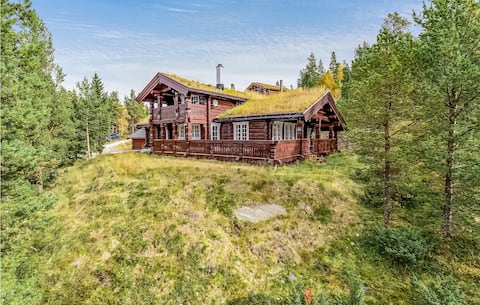 Beautiful home in Dalholen with sauna