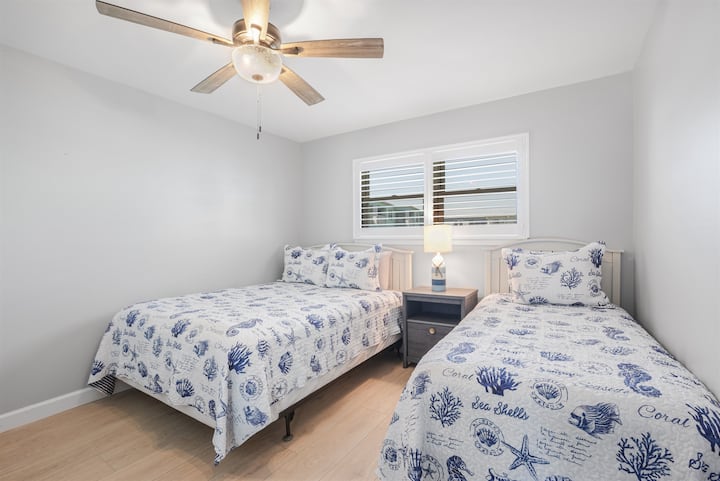 Guest Suite W/ Queen and Twin Bed