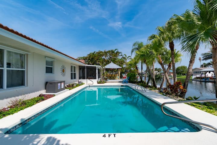 4br Waterfront Retreat W/ Pool & Tiki Bar - 코코아비치