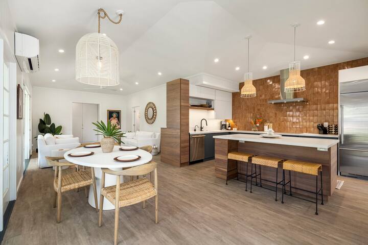 Luxe Lanikai Hideaway w/ Lanai & Outdoor Shower gallery image 5