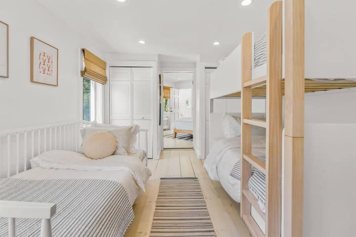 Chumba cha kulala cha ghorofa 2 - 3 Vitanda Mbili