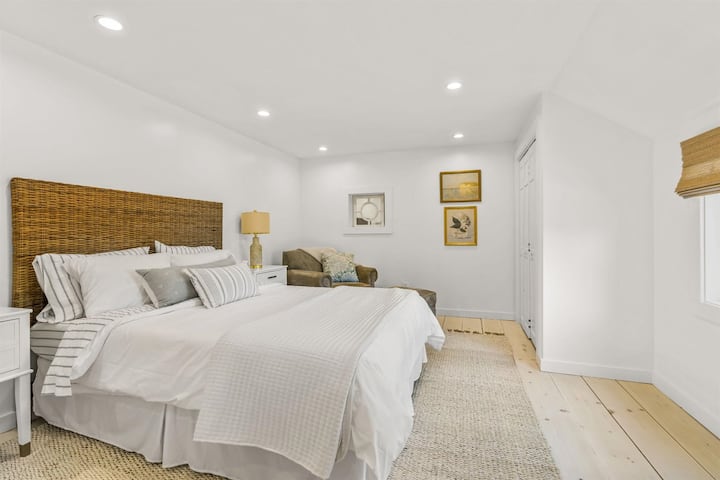 Chumba cha kwanza cha kulala cha ghorofa - Kitanda aina ya Queen