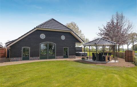 Cozy home in Den Ham with kitchen