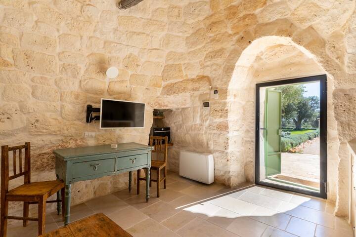 Trullo Borgo Cinera gallery image 2